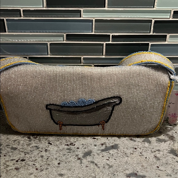 Beaded Duck Design Handbag - Picture 3 of 5